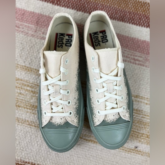 NWOT Royal Lo Spray Foxing Sneaker - Picture 8 of 10